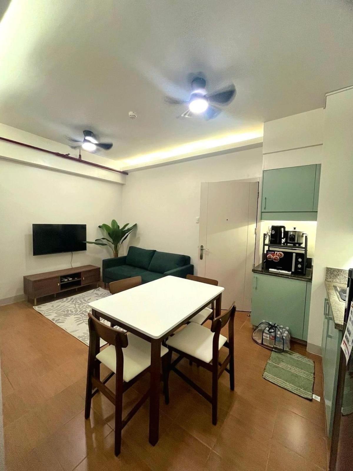 Mandaluyong Pioneer Woodlands B&B 외부 사진